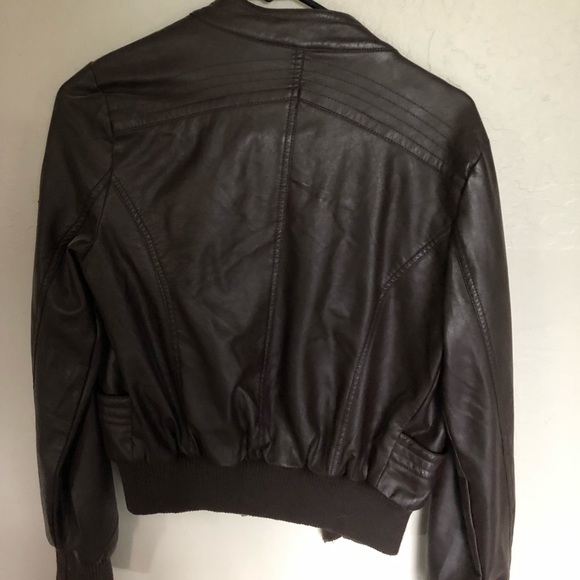 Brown leather jacket - Picture 2 of 2